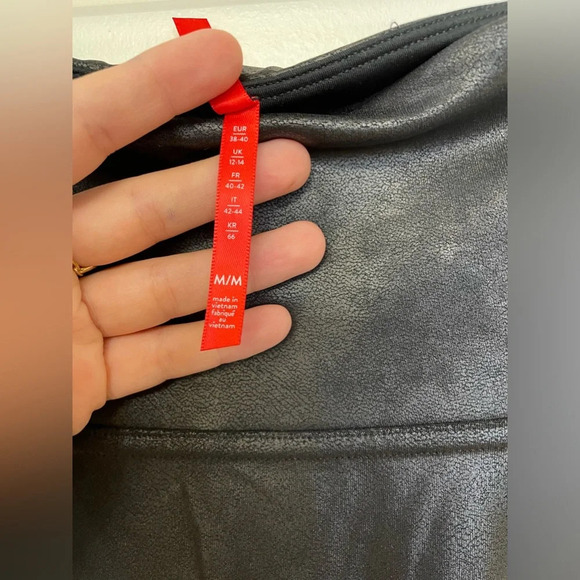 SPANX|| Moto Faux Leather Leggings,Like New size Medium - Picture 8 of 11